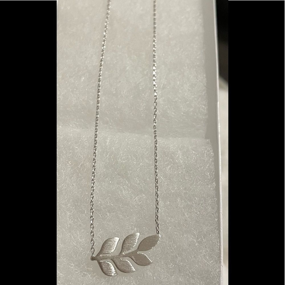 Faux Silver beautiful Necklace